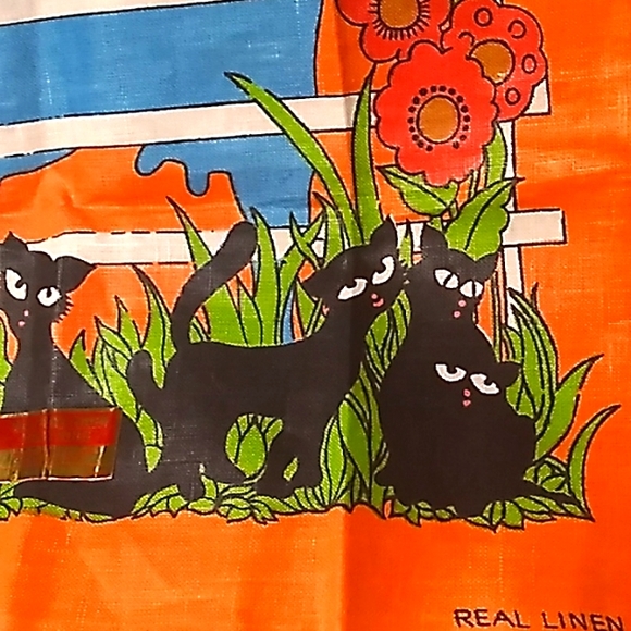 VINTAGE HANDPRINTED LINEN- DESIGNED BY: CHRIS BASH - Picture 3 of 8